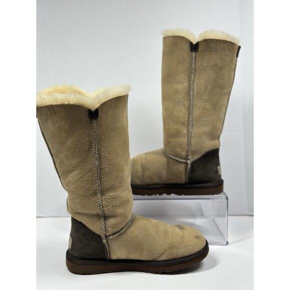 Ugg Bailey Button Triplet Brown Bomber Boot Sheepskin Shearling Lined Sz 6 Tall - Picture 2 of 13